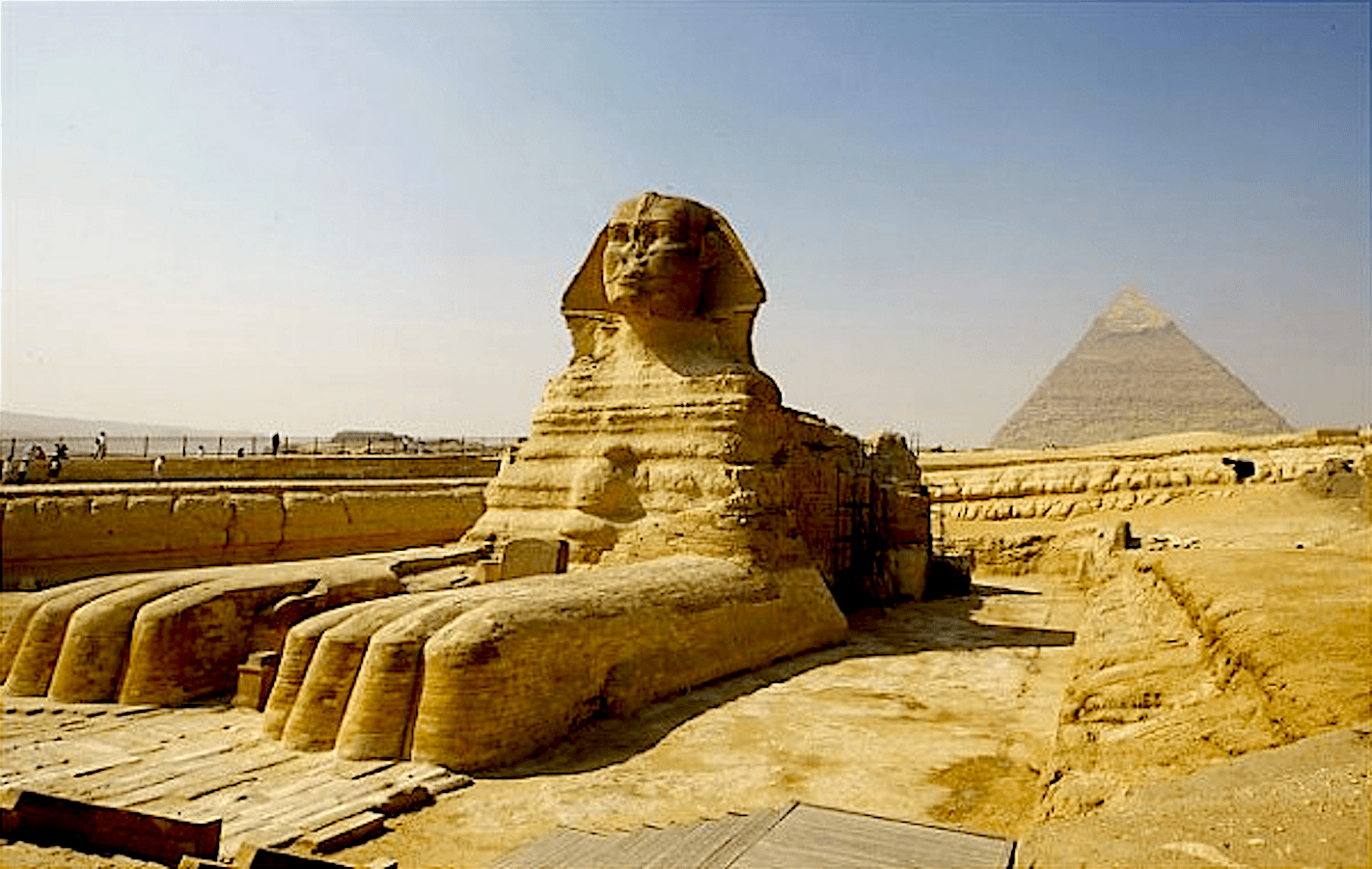 Дарий древний египет. Сфинкс Египет. Сфинкс древнего Египта. Сфинкс пирамида в Египте. Сфинкс скульптура древнего Египта.