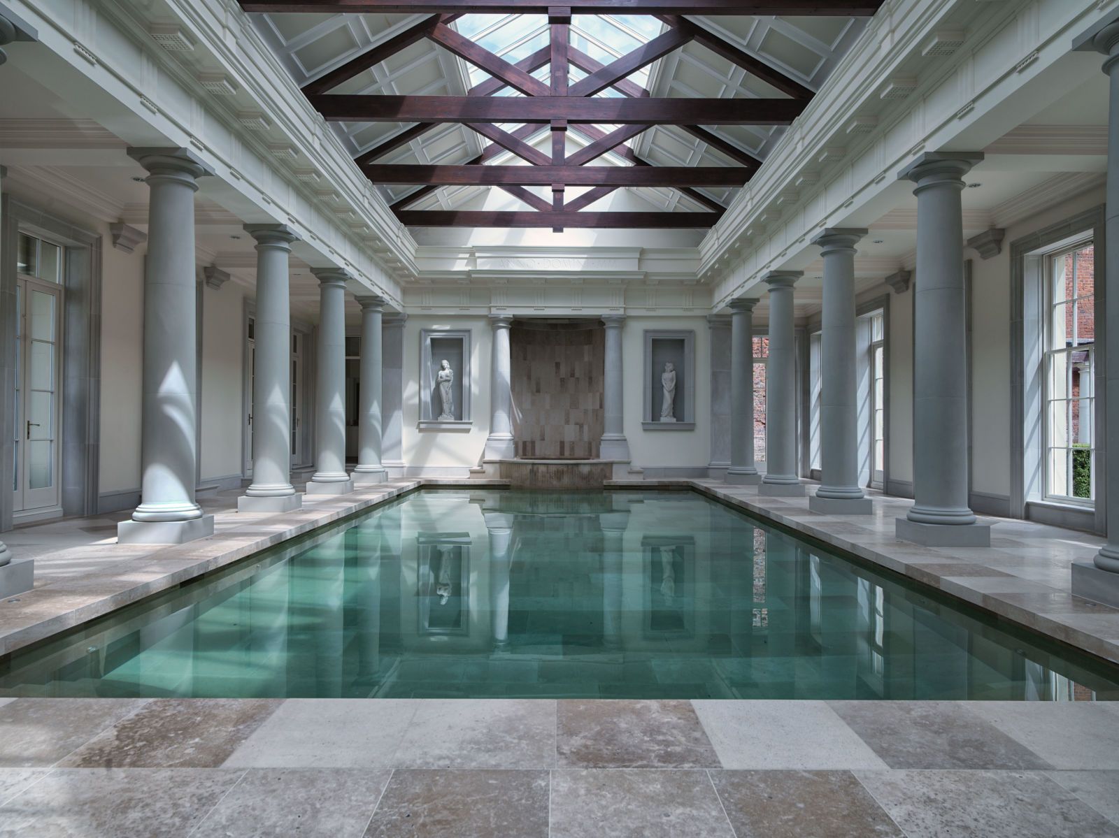 Swimming Pool in Buckingham Palace (5) – Rob Scholte Museum